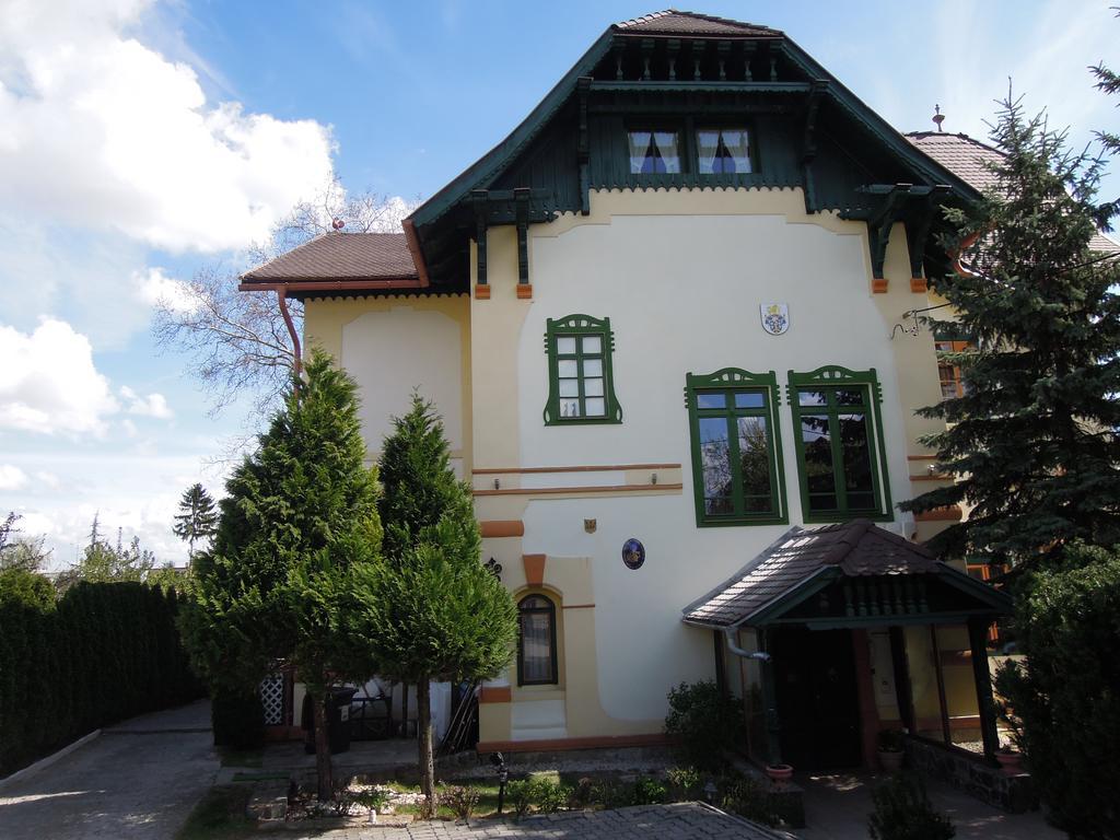 Hotel Zamok U Grofa à Nitra Extérieur photo